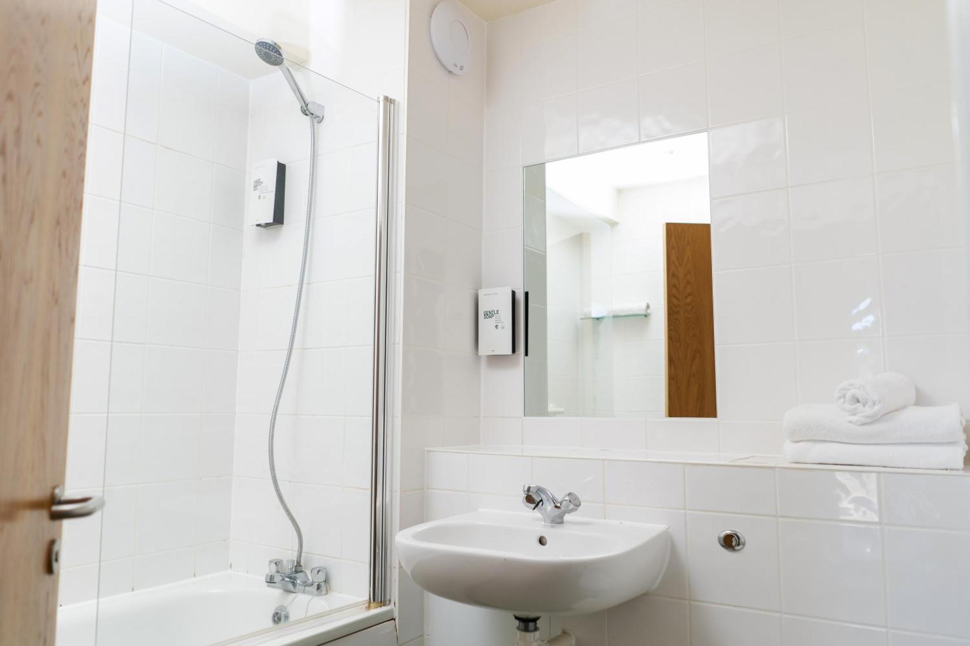 Croyde Bay Hotel Or Self Catering Экстерьер фото