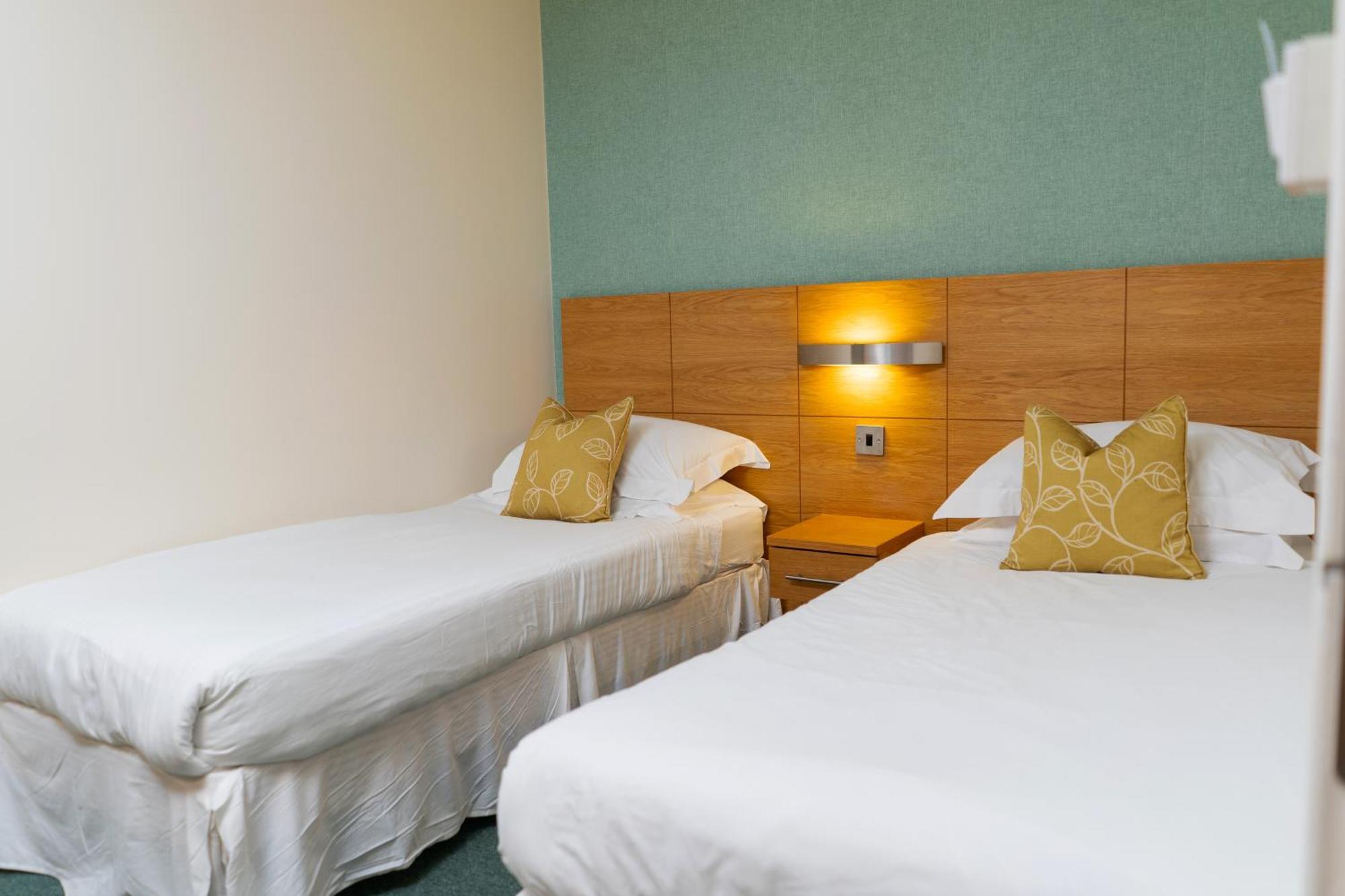 Croyde Bay Hotel Or Self Catering Экстерьер фото