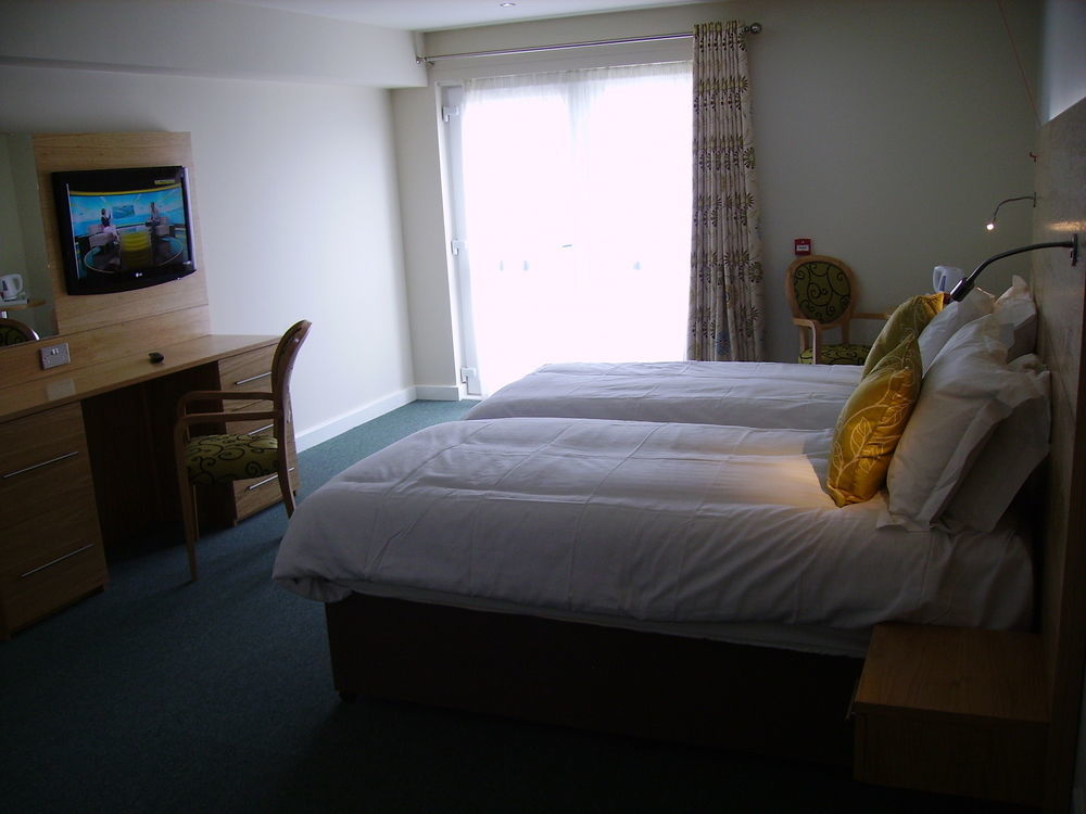 Croyde Bay Hotel Or Self Catering Экстерьер фото